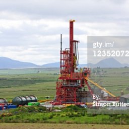 Halliburton oil exploration rig in Caithnesshire.jpg